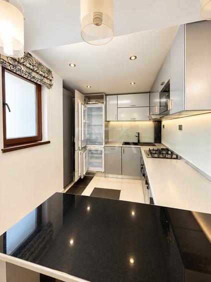 Apartament cu 3 camere semidecomandat, mobilat în Moșilor