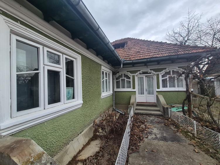 Casă cu 3 camere cu Garaj în Agârcia