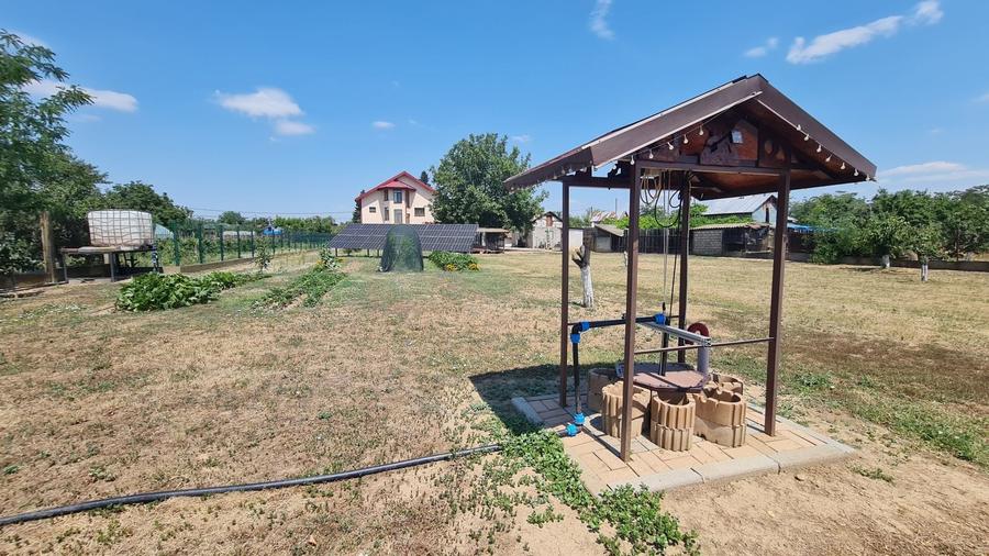 Casă individuală cu 5 camere cu Teren 4400 Mp în Ulmi