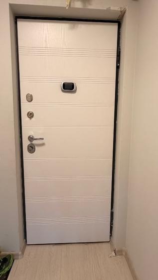 Apartament cu 3 camere decomandat, mobilat în Tineretului