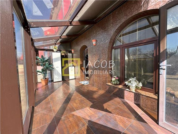 Casă individuală cu 6 camere cu Teren 1172 Mp în Cleja