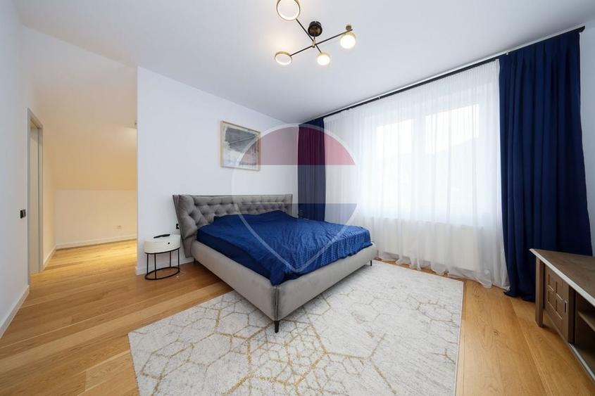 Casă individuală cu 5 camere cu Teren 577 Mp în Bunloc