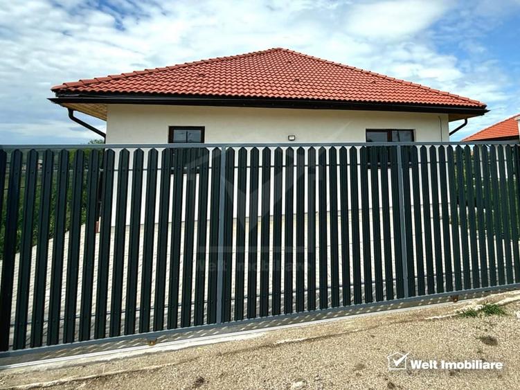 Casă individuală cu 4 camere cu Canalizare în Jucu de Mijloc