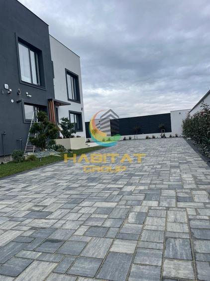 Casă individuală cu 8 camere cu Canalizare în Central