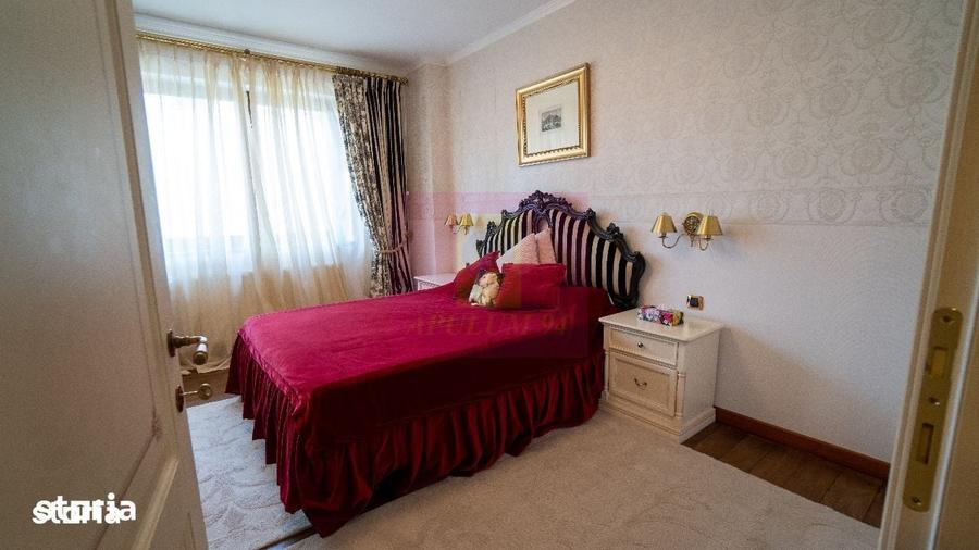 Apartament cu 4 camere decomandat în Clăbucet