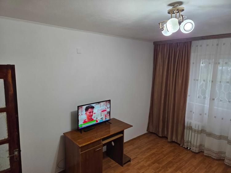 Garsonieră decomandată în CET