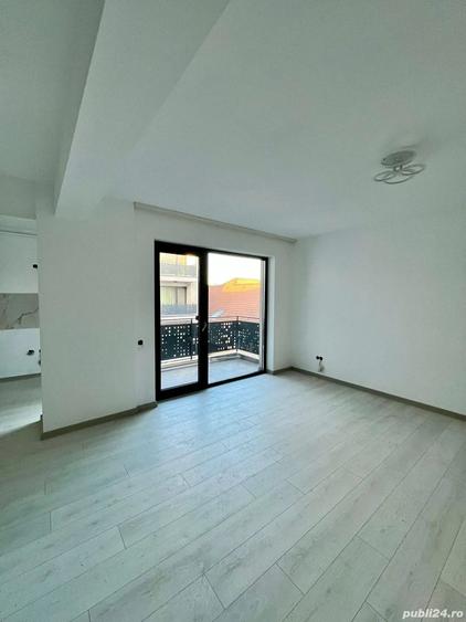 Apartament cu 3 camere semidecomandat în Semicentral