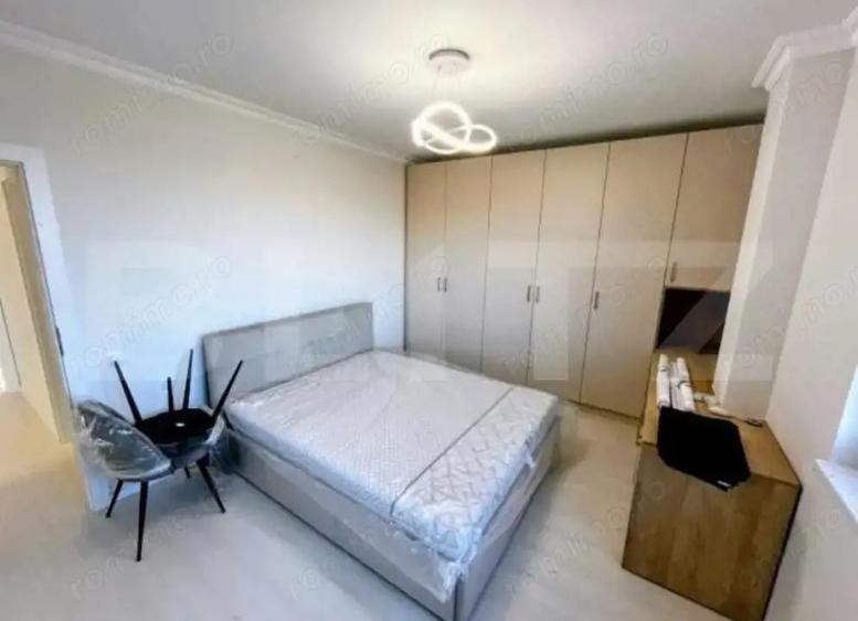 Apartament cu 4 camere semidecomandat în Florești