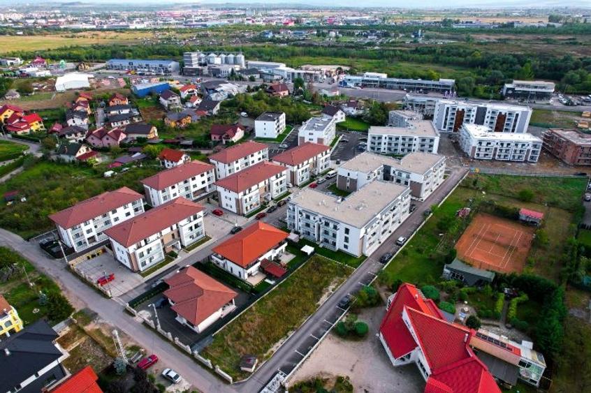 Apartament cu 3 camere decomandat în Valea Roșie