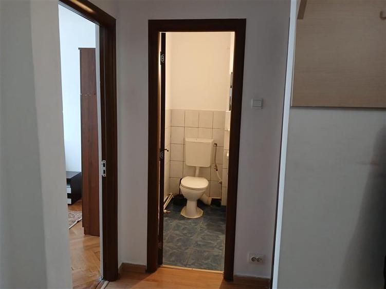 Apartament cu 2 camere decomandat, mobilat în Podu Roș