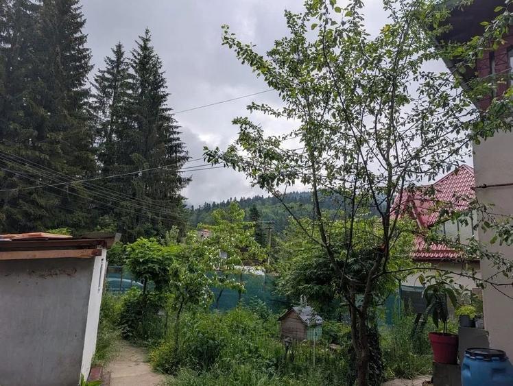 Casă cu 5 camere cu Teren 300 Mp în Predeal