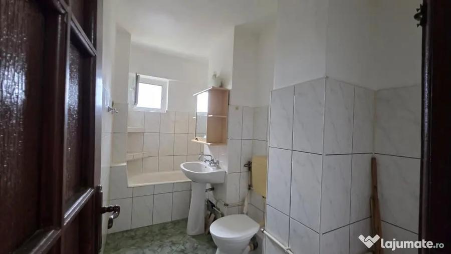 Garsonieră decomandată în Soarelui