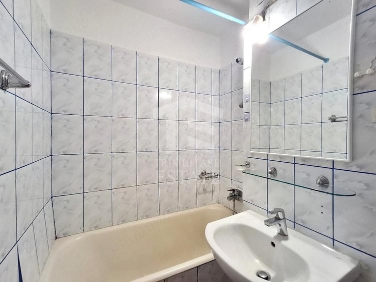 Apartament cu 2 camere decomandat în Tei