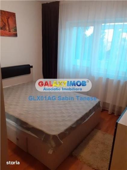 Apartament cu 3 camere decomandat în Calea București