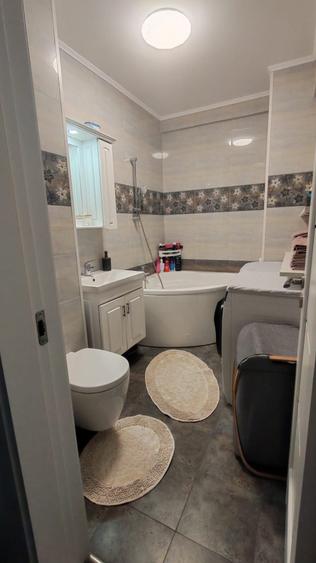 Apartament cu 2 camere semidecomandat în Far