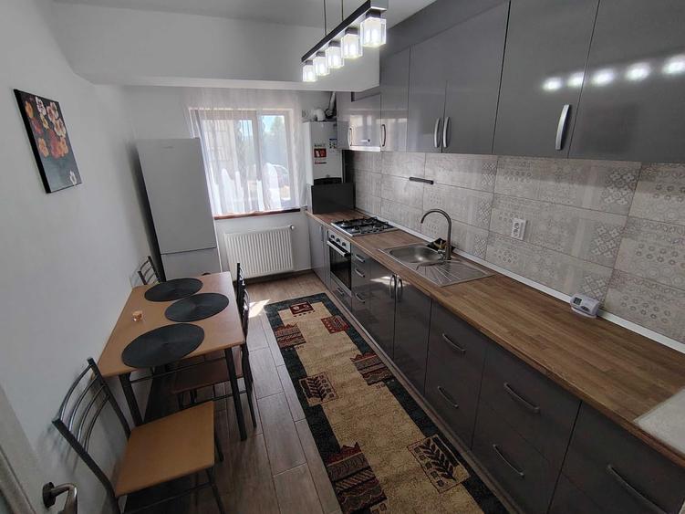 Apartament cu 3 camere decomandat în Cug