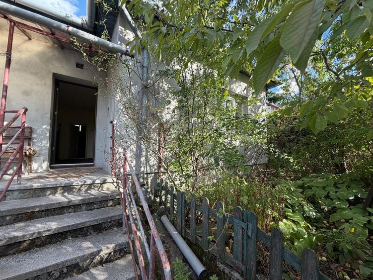 Casă individuală cu 5 camere cu Canalizare în Gruia