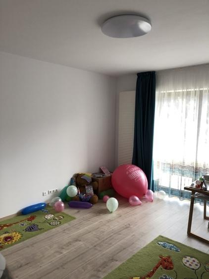 Apartament cu 4 camere decomandat, mobilat în Răcădău