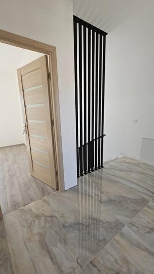 Casă individuală cu 5 camere cu Canalizare în Malu Mare