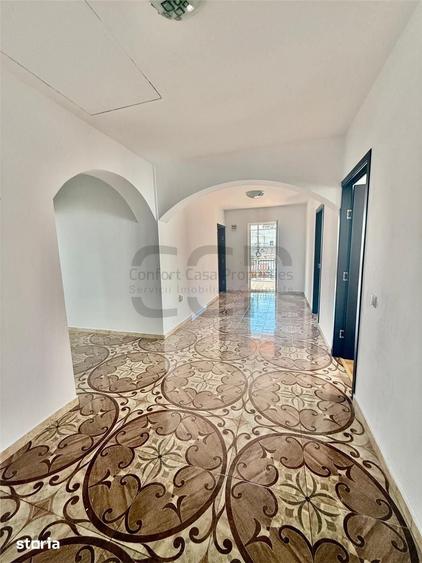 Casă cu 5 camere cu Teren 240 Mp în Apărătorii Patriei
