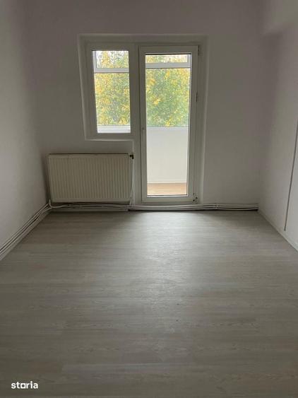 Apartament cu 3 camere decomandat în Mioriței