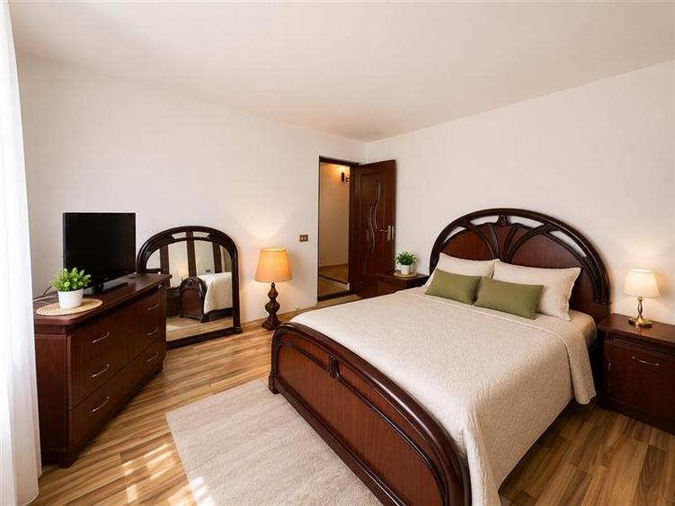 Casă individuală cu 3 camere cu Garaj în Tudor