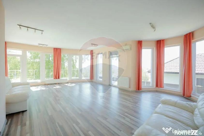 Casă cu 1 camere cu Teren 1000 Mp în Central