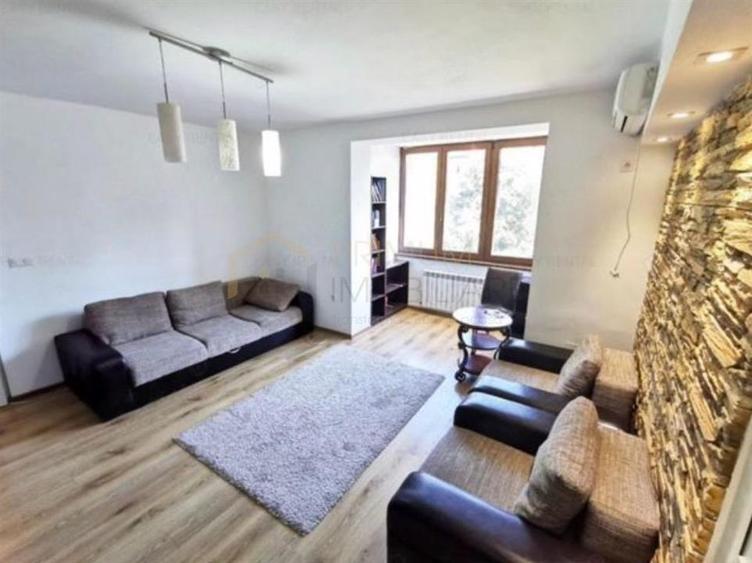 Apartament cu 2 camere semidecomandat, mobilat în Bălcescu
