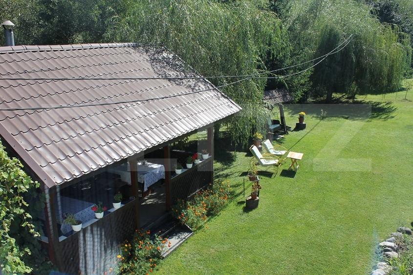 Casă individuală cu 9 camere cu Canalizare în Bran