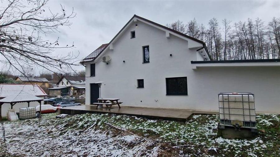 Casă cu 6 camere cu Garaj în Calea Caransebeșului