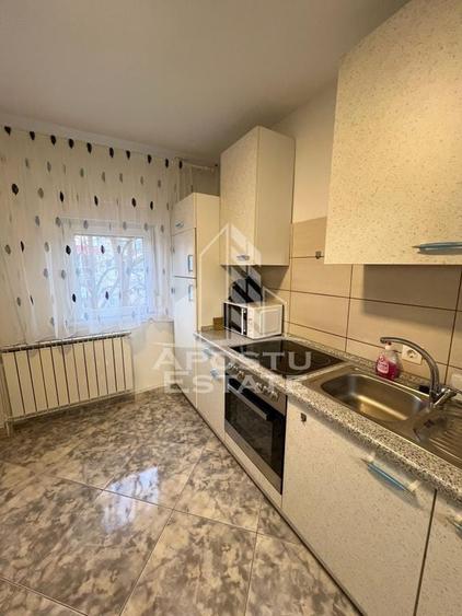 Apartament cu 3 camere decomandat, mobilat în Bucovina