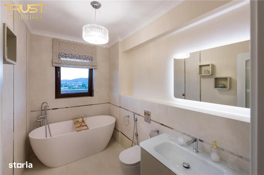 Apartament cu 4 camere decomandat în Central