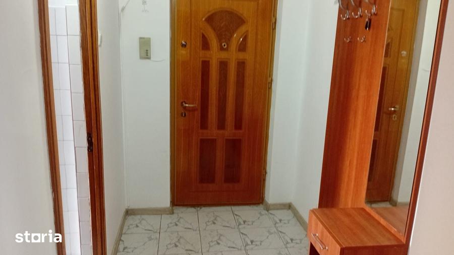 Apartament cu 3 camere decomandat în Intim