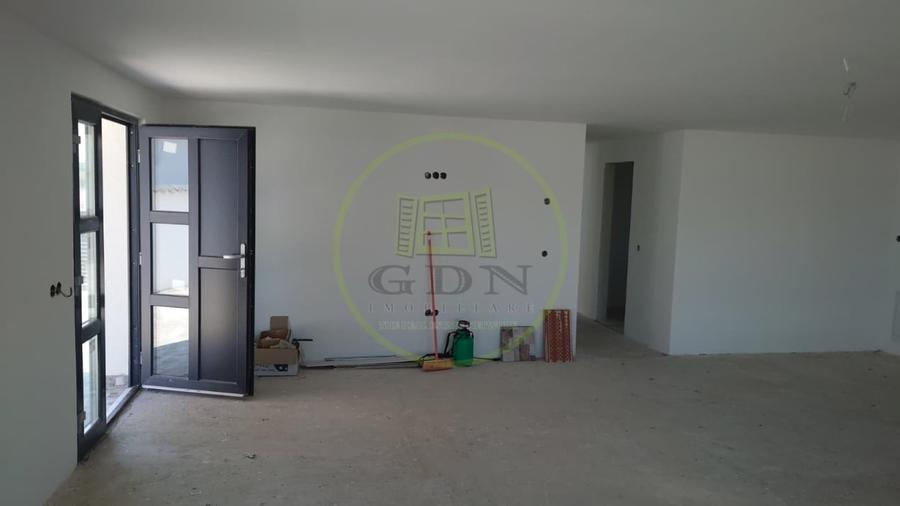 Casă individuală cu 4 camere cu Teren 500 Mp în Șura Mică