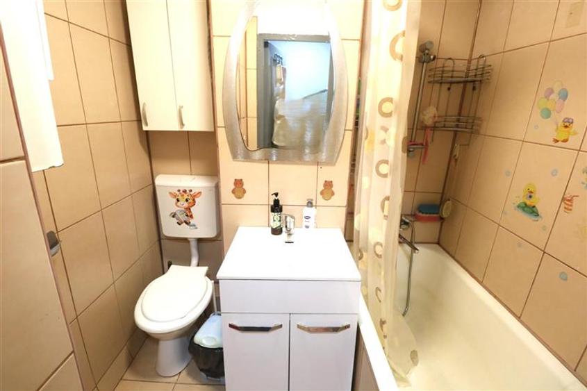 Apartament cu 3 camere decomandat în Dacia