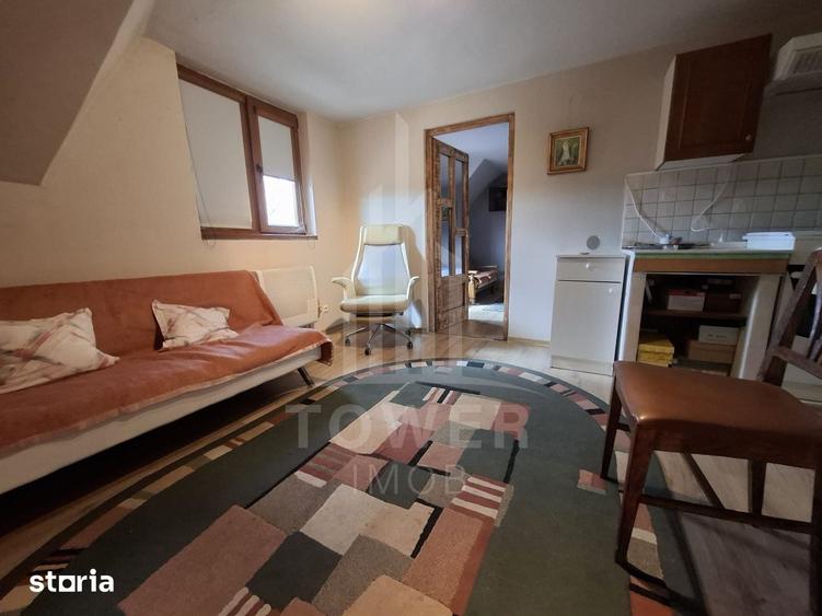 Casă cu 6 camere cu Teren 669 Mp în Roșia