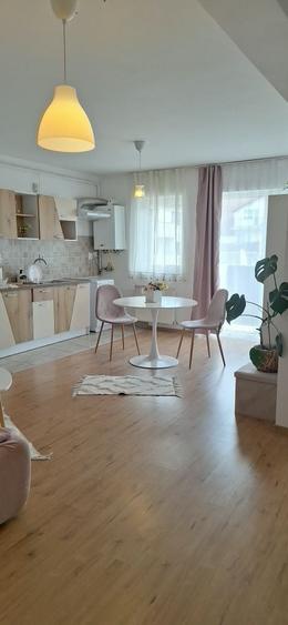 Apartament cu 2 camere semidecomandat în Florești