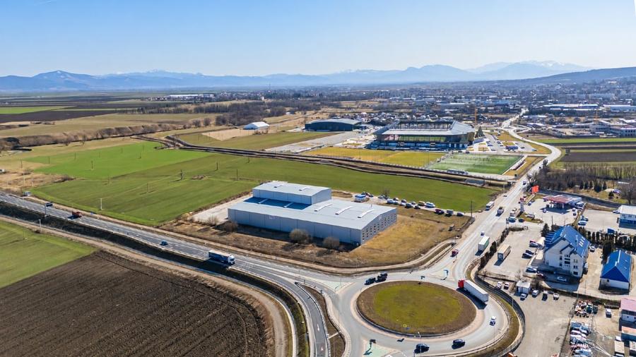 Spațiu industrial, de 5,700 mp, în Arcuș