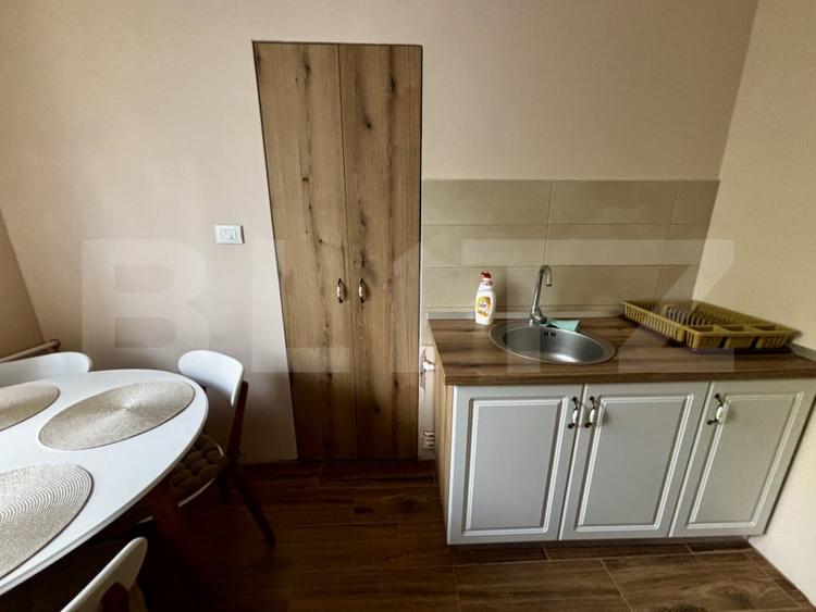 Apartament cu 4 camere decomandat în Central