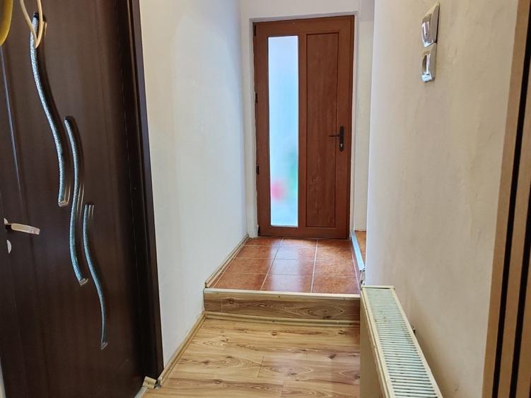 Casă individuală cu 4 camere cu Canalizare în Schei