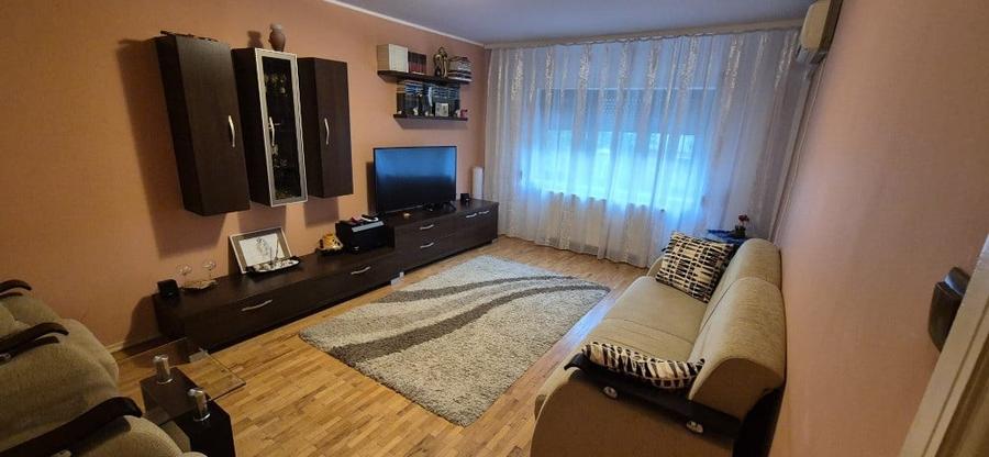 Apartament cu 2 camere decomandat în Vest