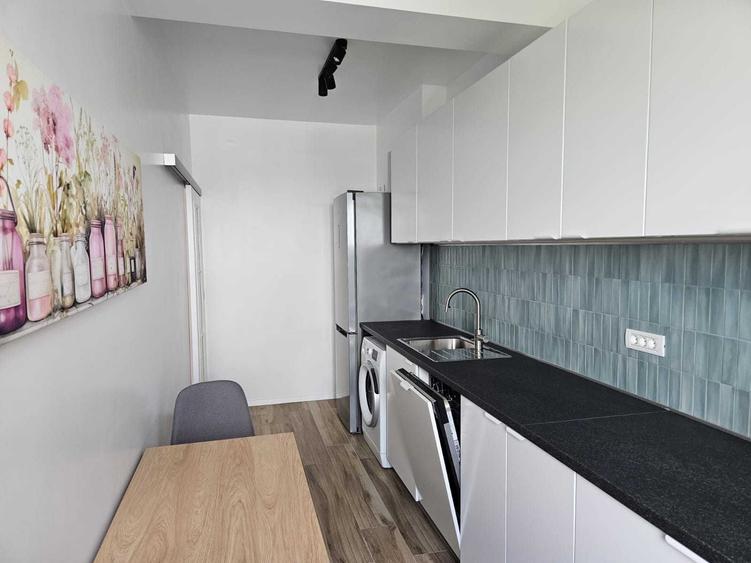 Apartament cu 2 camere semidecomandat, mobilat în City Park Mall