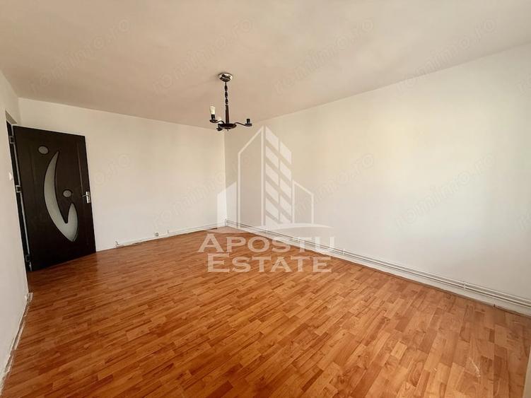 Apartament cu 3 camere decomandat în Dorobanților