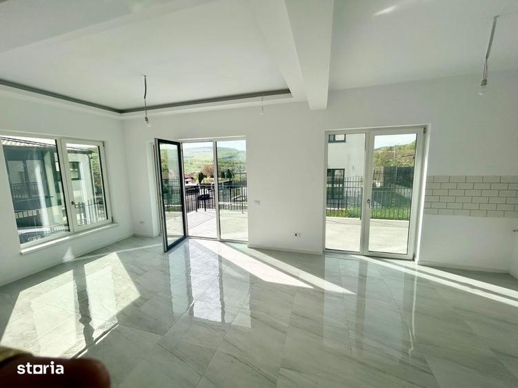 Casă cu 3 camere în Bucium