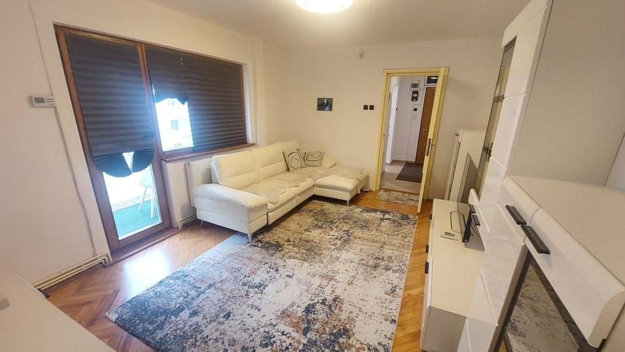 Apartament cu 3 camere semidecomandat, mobilat în Gheorgheni