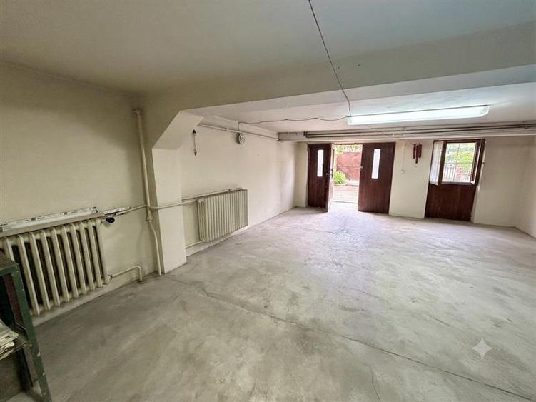 Casă individuală cu 4 camere cu Canalizare în Centrul Civic