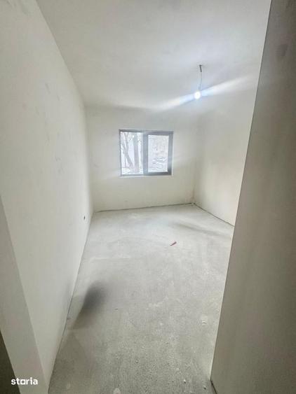 Apartament cu 4 camere în Uiești