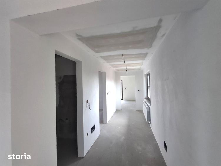 Casă cu 5 camere cu Teren 259 Mp în Brestei