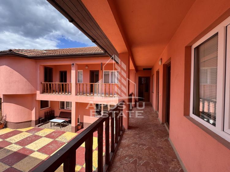 Casă individuală cu 12 camere cu Canalizare în Sălașu de Jos