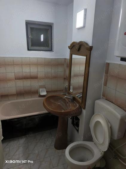 Apartament cu 3 camere semidecomandat în Molid
